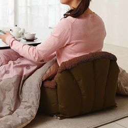 ダークブラウン