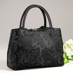 ガバッと開くフォーマルバッグ