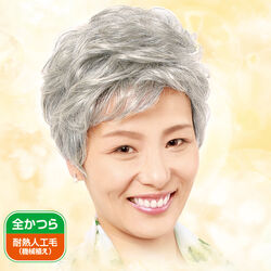 ふんわりおしゃれなグレイヘア