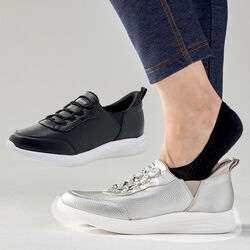 立ったままサッと履けるスニーカー