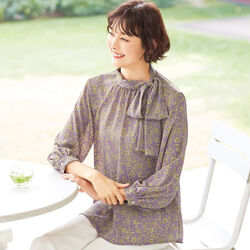 ボウタイブラウス