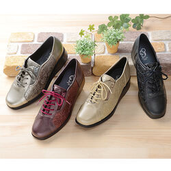 型押しコンビウォーキングシューズ